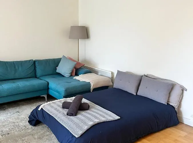 Spacious Mews Apartment, Clapham