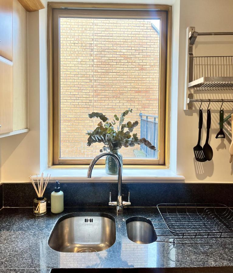 Spacious Mews Apartment, Clapham * Londra